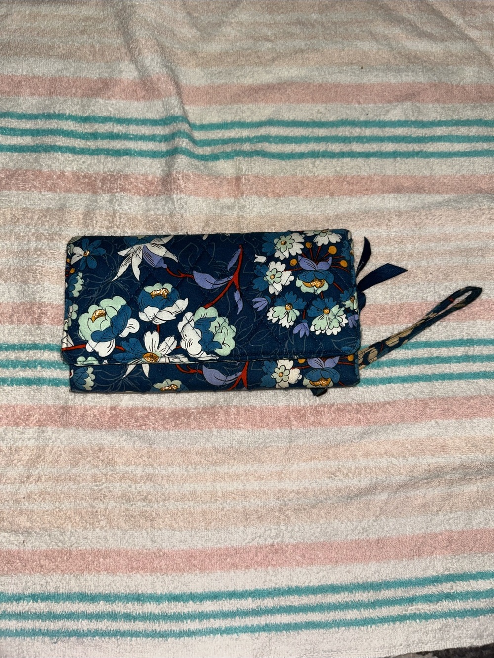 Vera Bradley Navy Floral Quilted Wristlet Wallet